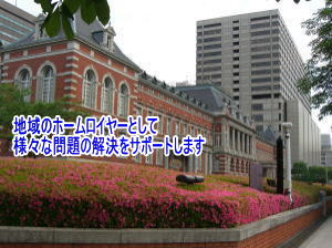 ���@����